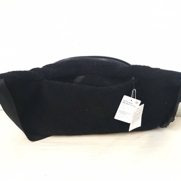 Lululemon Crossbody Belt Bag Black Wool  XBody 5L - Picture 4 of 8